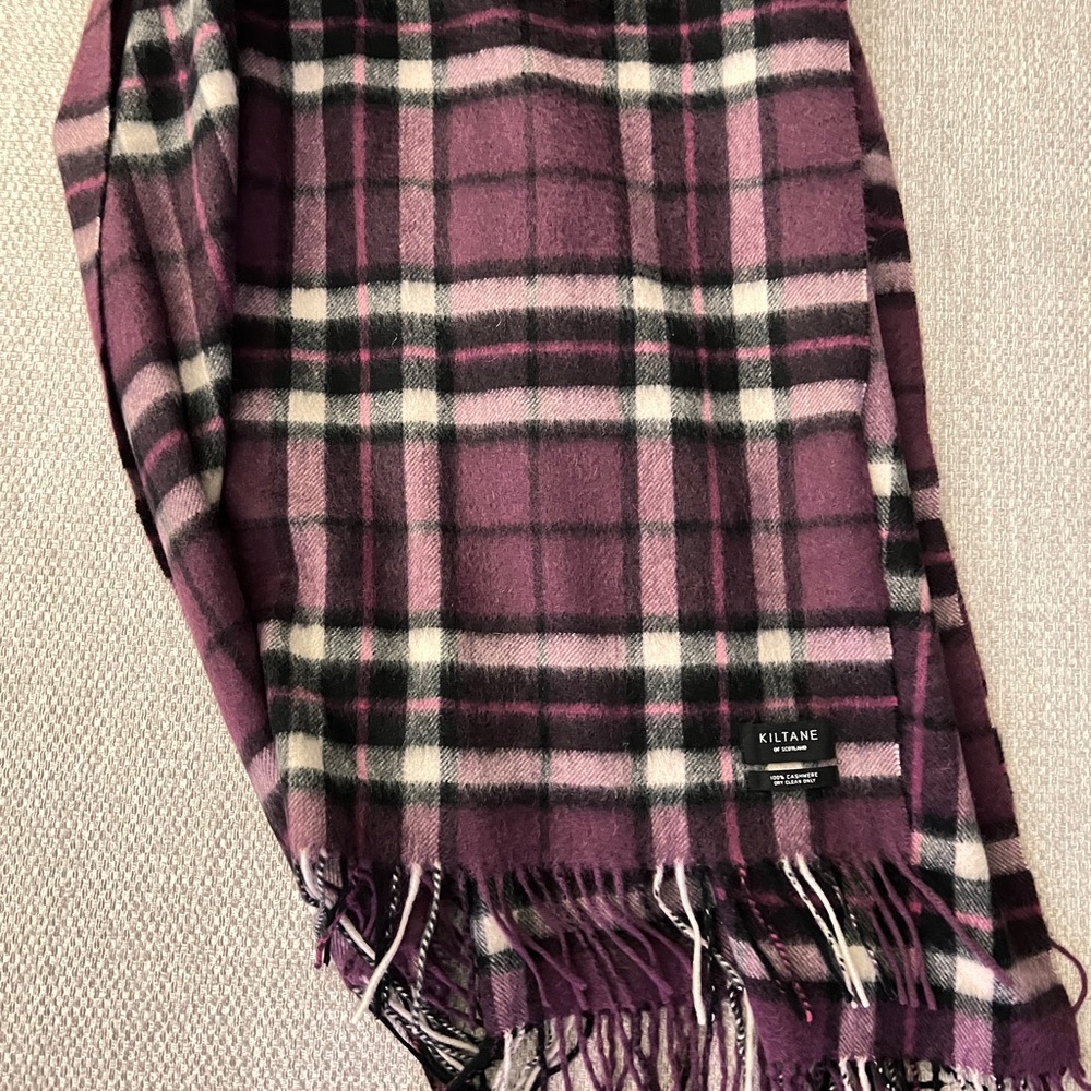 100% cashmere scarf